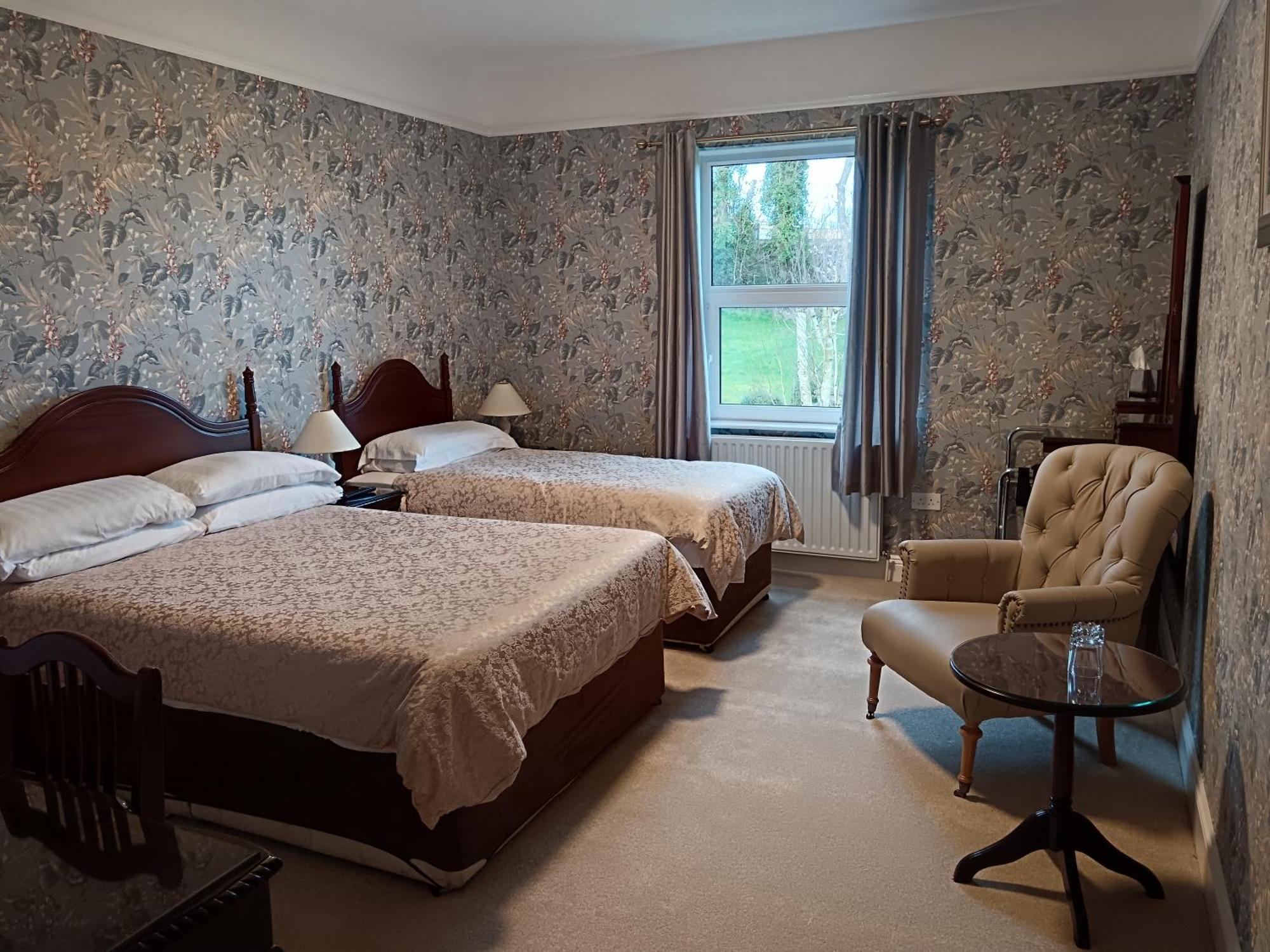 Carraig Rua Bed & Breakfast Килкени Екстериор снимка