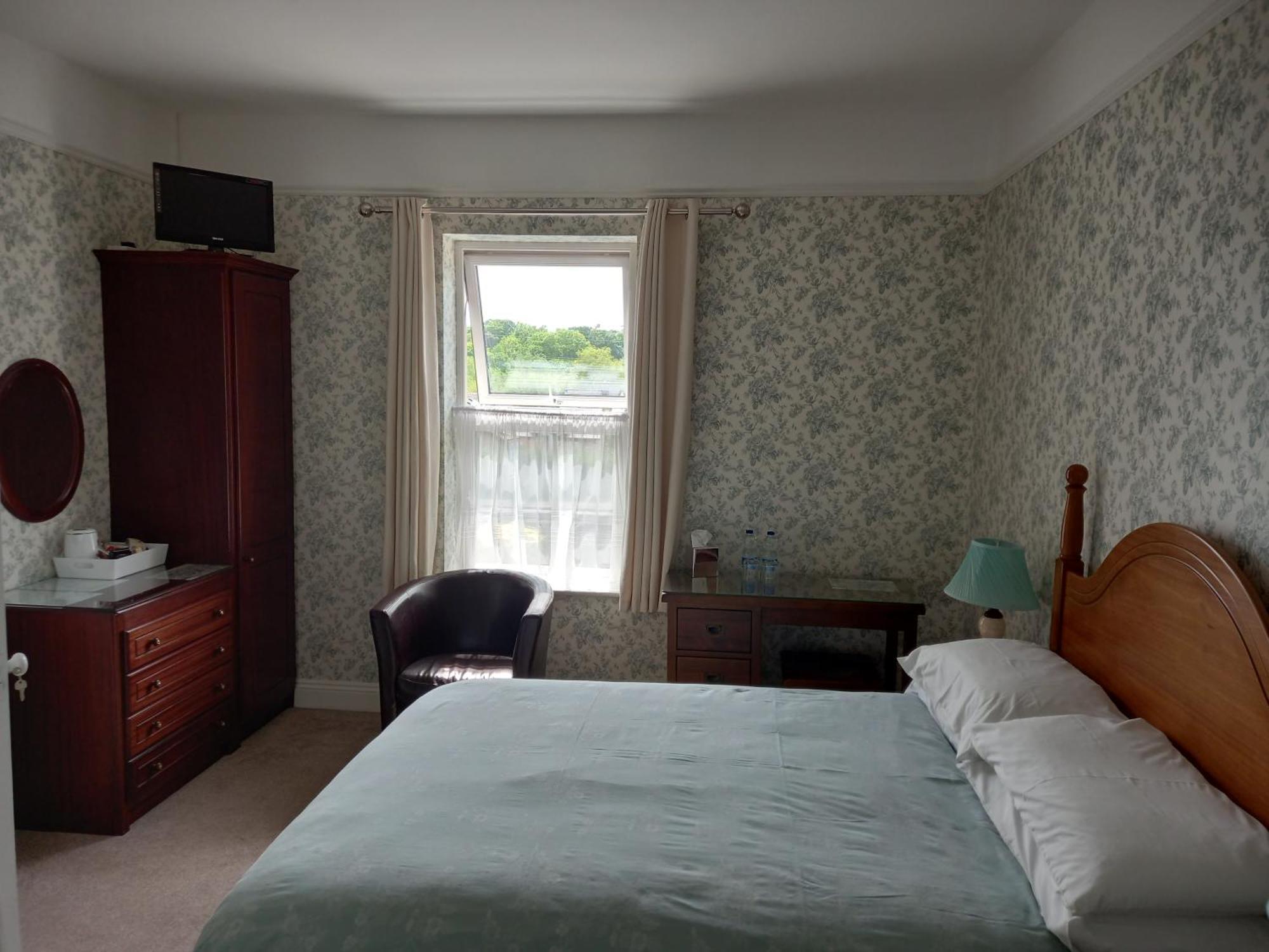 Carraig Rua Bed & Breakfast Килкени Екстериор снимка